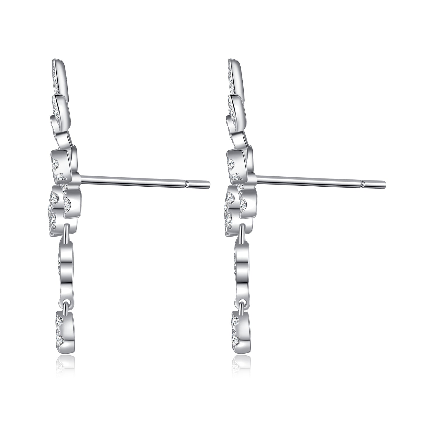 Pendientes de oro blanco de 18 quilates elaborados delicadamente para capturar la esencia de una flor