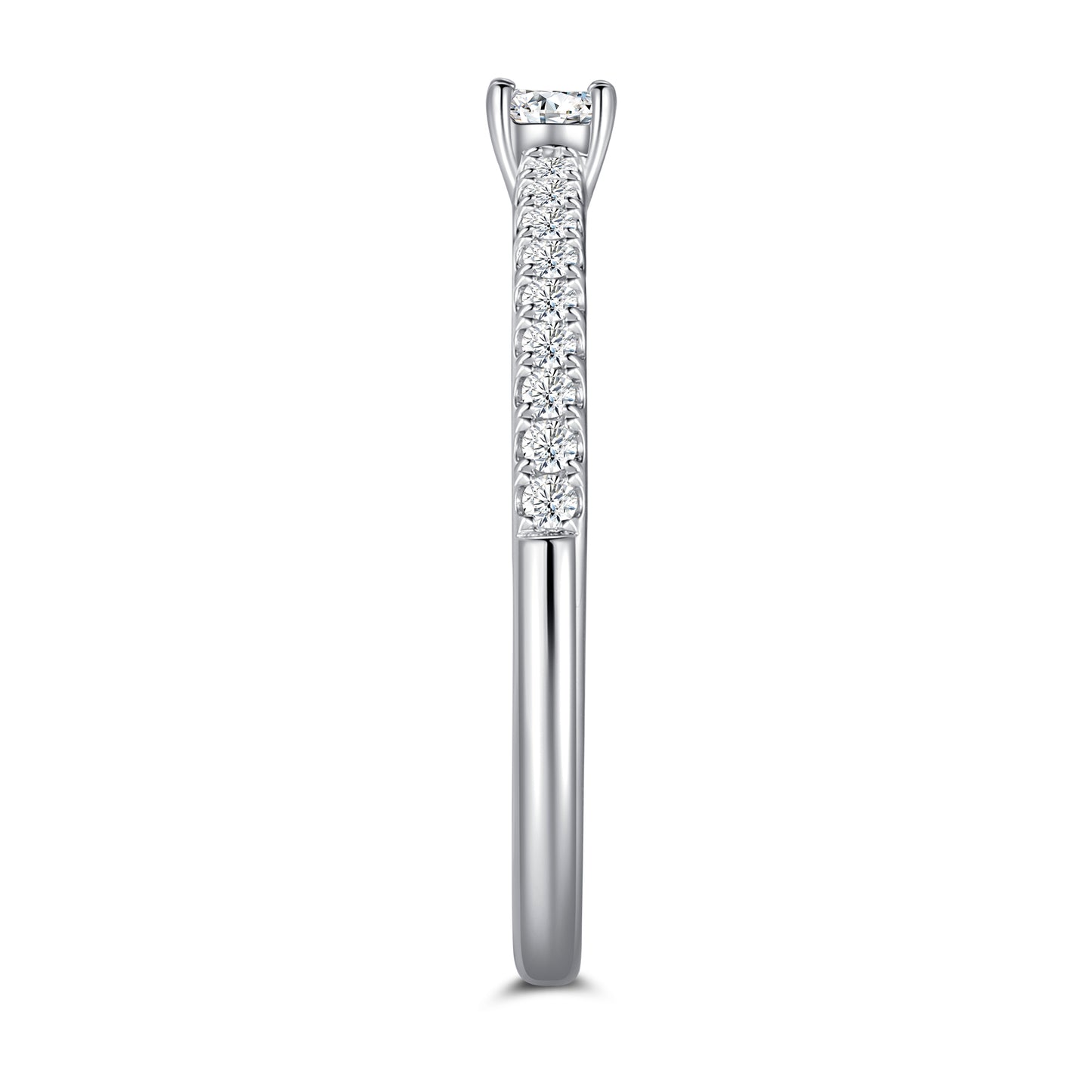 Anillo de diamantes de talla esmeralda de 18 quilates
